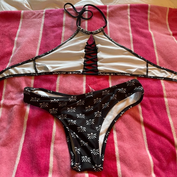 Black Pattern Bikini - Picture 2 of 2